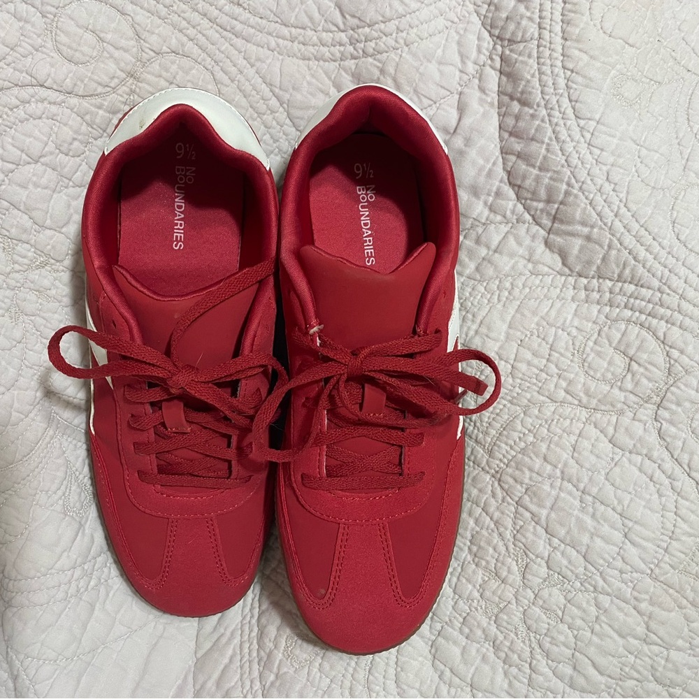 No Boundaries Red and White Athletic Sneakers - Picture 4 of 6